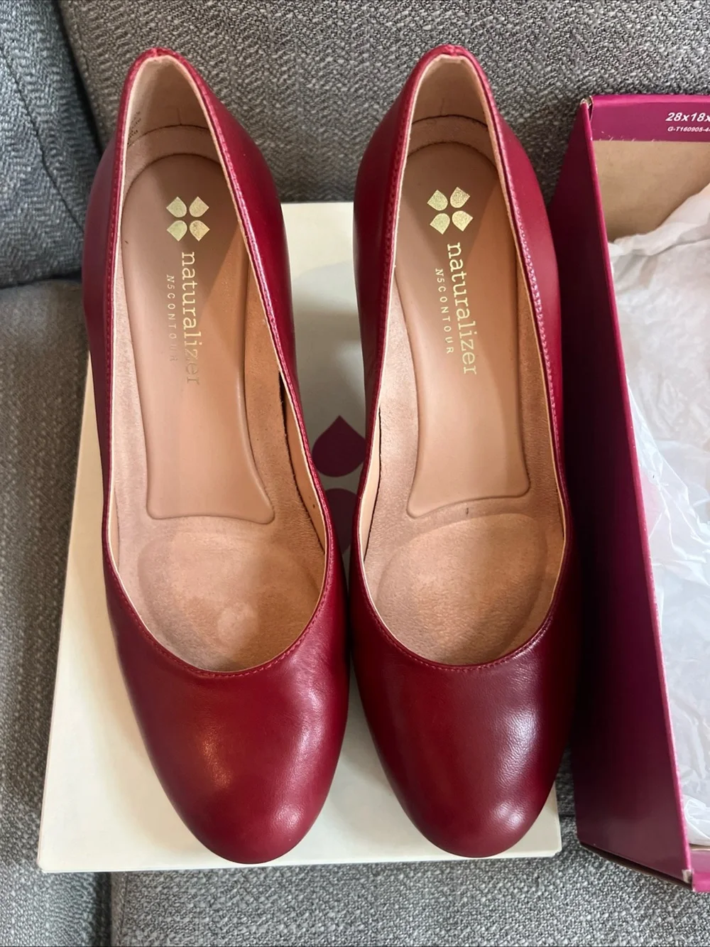 Naturalizer classic pumps